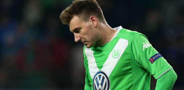 'Thánh' Bendtner bị cắt hợp đồng vì thói vô kỷ luật