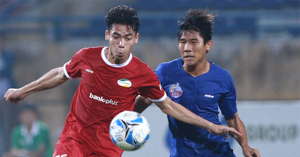 CLB Viettel tăng nặng án phạt đối với trung vệ đánh nguội