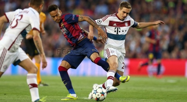 VIDEO: Hậu quả khi 2 đội thích kiểm soát bóng gặp nhau