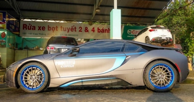Chiêm ngưỡng BMW i8 sơn mâm, dán decal tại đất Sài thành