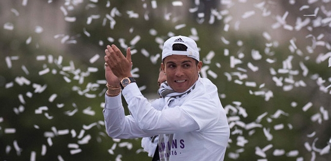 Real Madrid và biển người ăn mừng chức vô địch Champions League