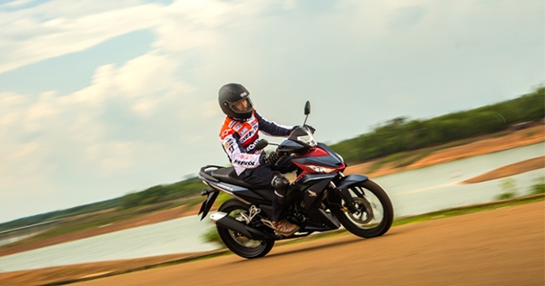 “Lái chất. Sống trọn” cùng mẫu xe côn tay mới của Honda Việt Nam