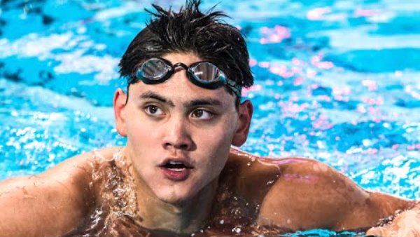 VIDEO: Kình ngư Singapore đánh bại Michael Phelps ở nội dung 100m bơi bướm