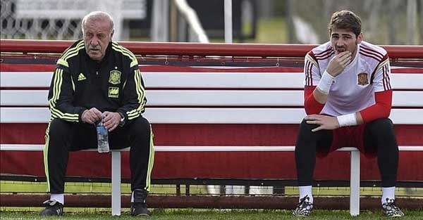HLV Del Bosque lại nói về việc để Casillas dự bị