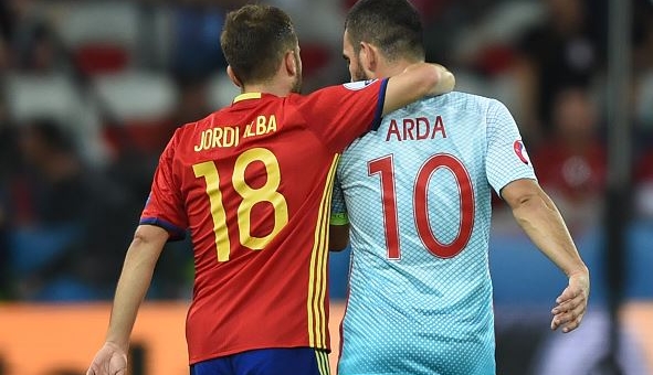 Hục hặc với HLV, sao Barca tính chia tay đội tuyển ngay giữa Euro 2016