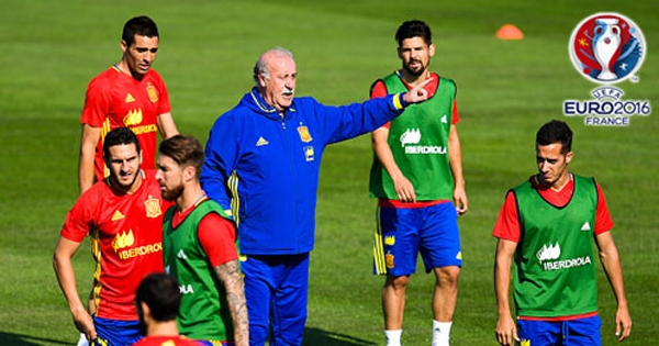 HLV Del Bosque đã có đấu pháp đánh bại Italia