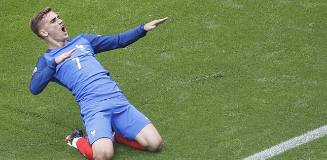 Pháp vào tứ kết EURO 2016 sau cú ngược dòng trước CH Ireland