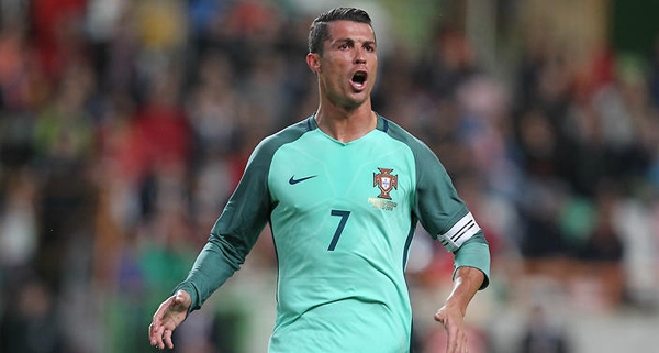 Ronaldo gửi thông điệp mạnh mẽ trước trận gặp Ba Lan