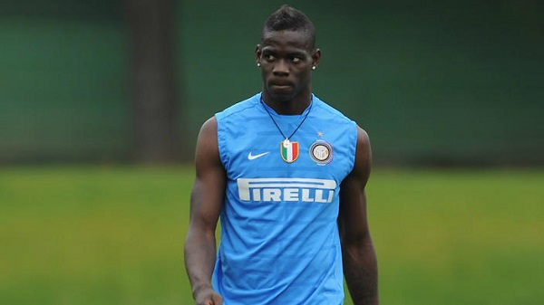 Trở lại nước Anh, người hùng năm xưa của ĐT Italia tiếp tục gây sốc