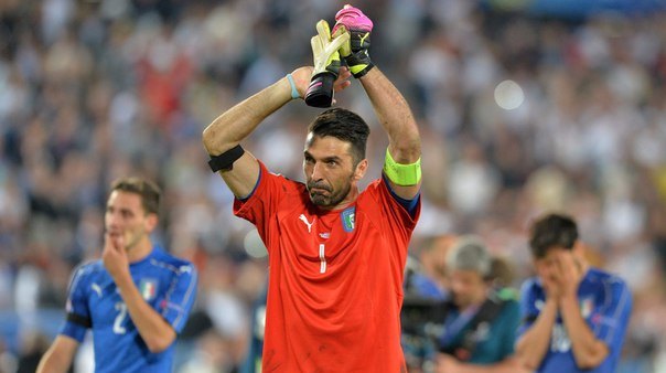 VIDEO: Hình ảnh đẹp của Gigi Buffon với các tifosi