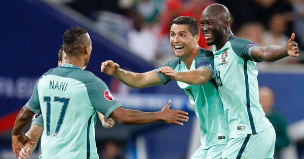Tin nóng Euro 12/7: CR7 tri ân Nani; UEFA công bố Cầu thủ xuất sắc nhất