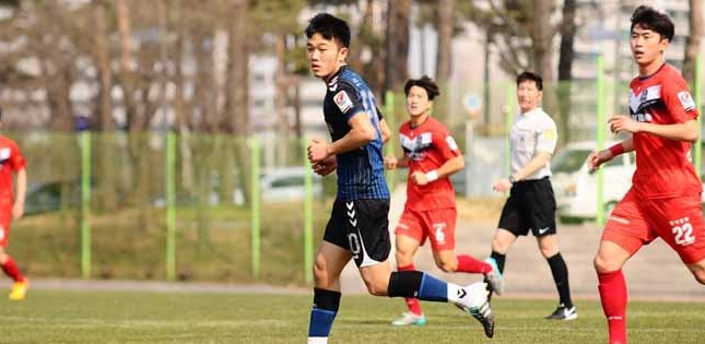 Xuân Trường lập cú đúp trong màu áo Incheon United