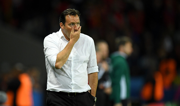 Bỉ CHÍNH THỨC sa thải Wilmots, Van Gaal sẵn sàng