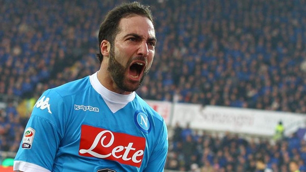 Lộ diện siêu tiền đạo sẽ thay thế Higuain
