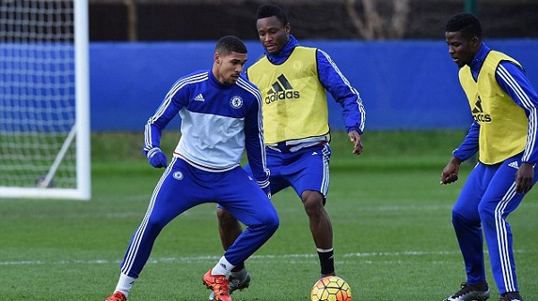 Bán ‘hàng thừa’ cho David Moyes, Chelsea lãi lớn