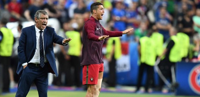 HLV Mourinho chỉ trích Ronaldo về hành vi 'thái quá' ở EURO 2016