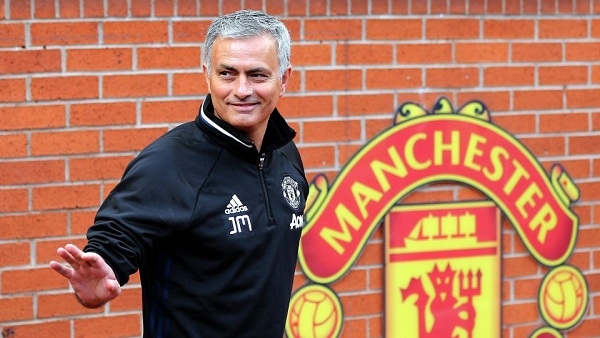 Jose Mourinho lập kỷ lục mới trên TTCN