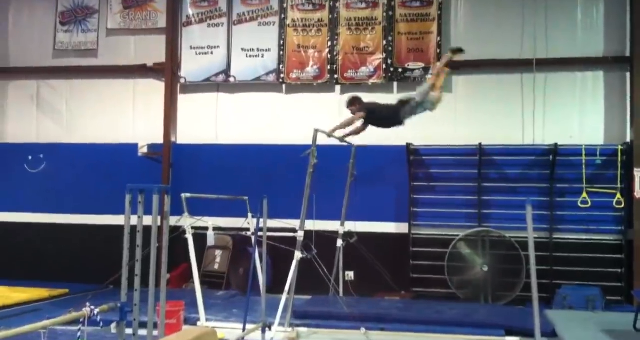 VIDEO: Những tai nạn 'khó đỡ' ở môn thể dục dụng cụ