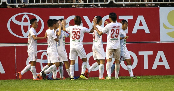 Minh Vương lập hat-trick, HAGL đả bại B.Bình Dương