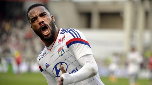 Arsenal nhận tín hiệu cực vui ở thương vụ Lacazette