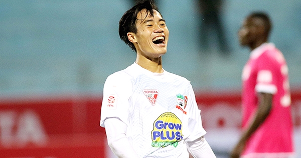 Điểm tin sáng 19/8: Văn Toàn chia sẻ chuyện tịt ngòi, Ibra khiến CĐV MU vui mừng