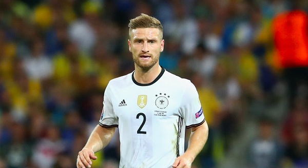 Valencia trả lời Arsenal về vụ Shkodran Mustafi