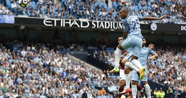 Man City dẫn đầu giải NHA sau chiến thắng trước West Ham