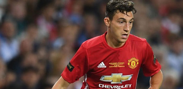 Chuyển nhượng tối: Xong tương lai Darmian, Sissoko tới Real?