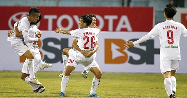 Sao HAGL nhận giải cầu thủ trẻ xuất sắc nhất V-League