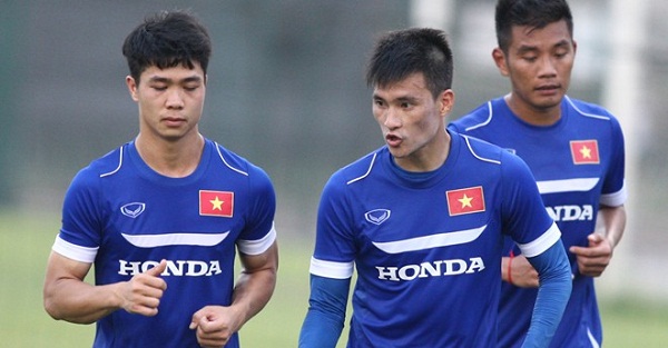 Tin bóng đá VN 4/10: Người Thái tiết lộ cầu thủ hay nhất tuyển VN