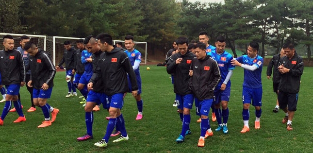 Điểm tin tối 16/10: ĐTVN tập buổi đầu ở Hàn Quốc trên... sân phụ