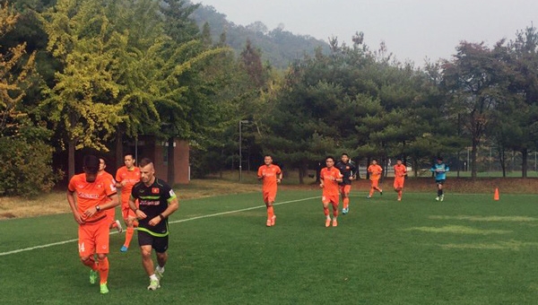 Ngày tập thứ hai của ĐT Việt Nam đón Ngọc Hải đã trở lại