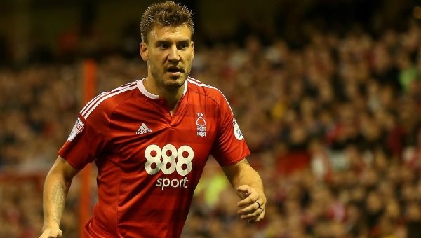 VIDEO: Bendtner kiến tạo đẹp mắt trong chiến thắng của Nottingham Forest