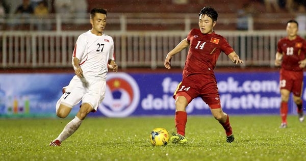 Đình Luật ra nước ngoài; Xuân Trường được so sánh với sao Thái