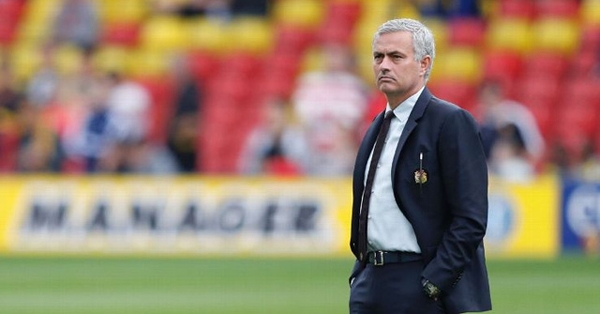 Tin tức MU 5/11: UEFA kết luận vụ Ibra; Mourinho đuổi 8 cầu thủ