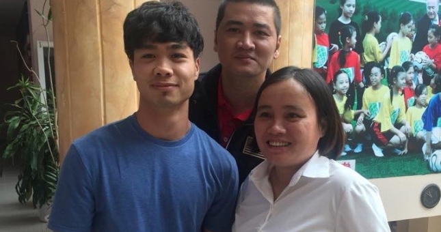 Công Phượng, Văn Toàn chi gần 10 triệu đồng mua vé AFF Cup