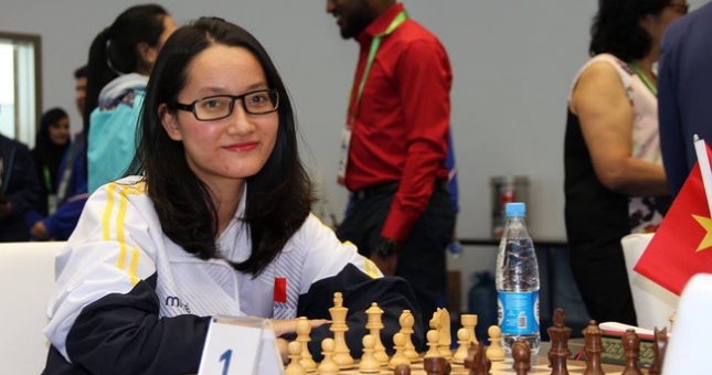 Kim Phụng gây sốc khi hòa đối thủ nam hơn mình gần 200 Elo