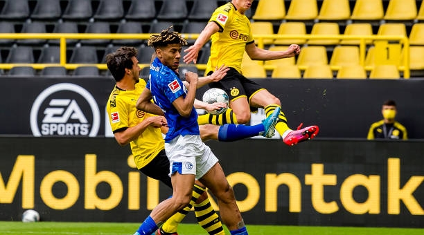 Haaland tỏa sáng, Dortmund trở lại Bundesliga đầy ấn tượng