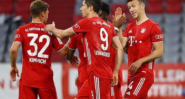 Lewandowski lập công, Bayern Munich tiến vào chung kết cúp quốc gia