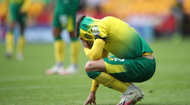 Ngoại hạng Anh CHÍNH THỨC chia tay cái tên đầu tiên