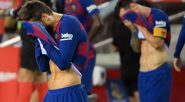 Barca gục ngã ê chề trong ngày Real Madrid giành ngôi vương