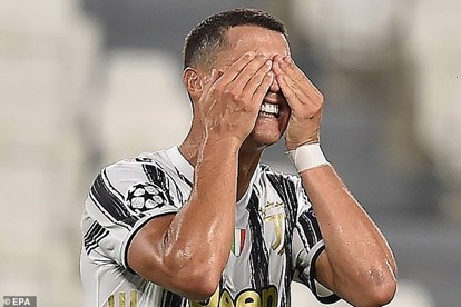 Ronaldo gửi thông điệp gì giữa 'bão' chuyển nhượng?