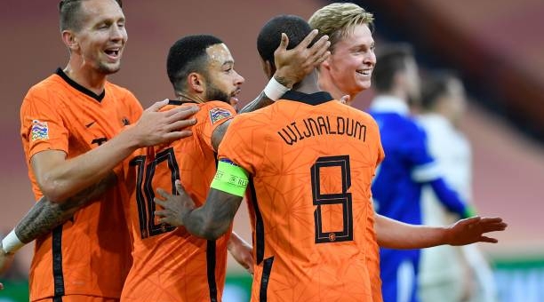 Hạ Bosnia, Hà Lan tràn trề cơ hội vượt qua vòng bảng