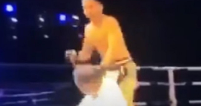 Võ sư Võ Đang ngất xỉu chỉ sau 1 đấm của võ sỹ MMA