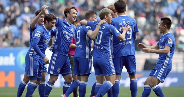 Á quân K-League vùi dập đối thủ ngày ra quân