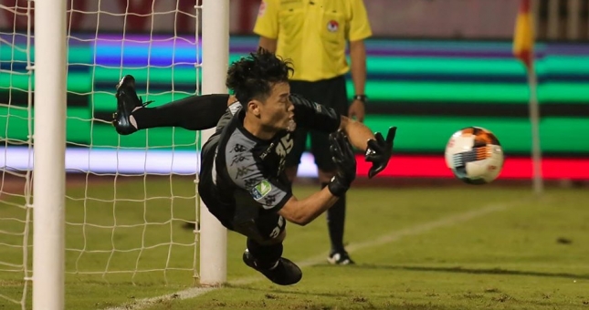 Tiến Dũng bật mí cách thức cản phá 2 quả penalty của đối thủ