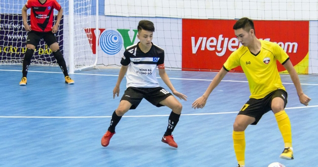 Vùi dập đối thủ bằng set tennis, Quảng Nam giành 3 điểm đầu tiên