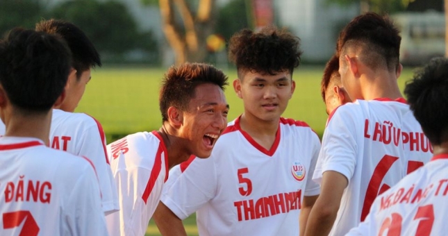 NHM phẫn nộ cảnh SLNA và CAND đá ma câu giờ loại U19 HAGL