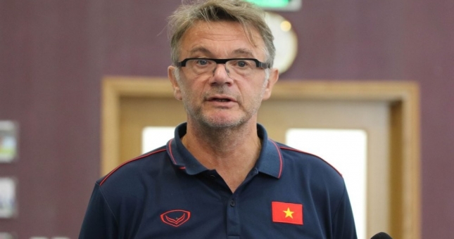 HLV Troussier muốn tìm ra 60 'hạt giống' ươm mầm cho BĐVN