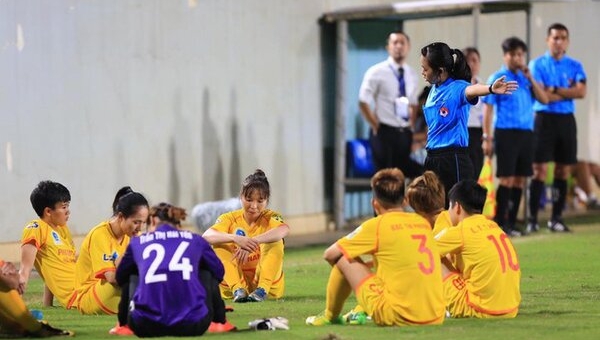 HLV Phong Phú Hà Nam nhận án phạt cực nặng sau hành vi bỏ trận